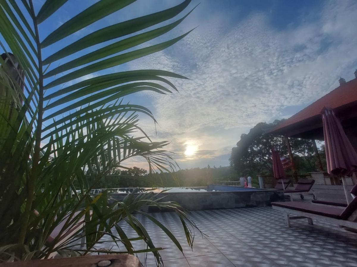 Innora Jungle Resort And Spa Batununggul Exterior foto