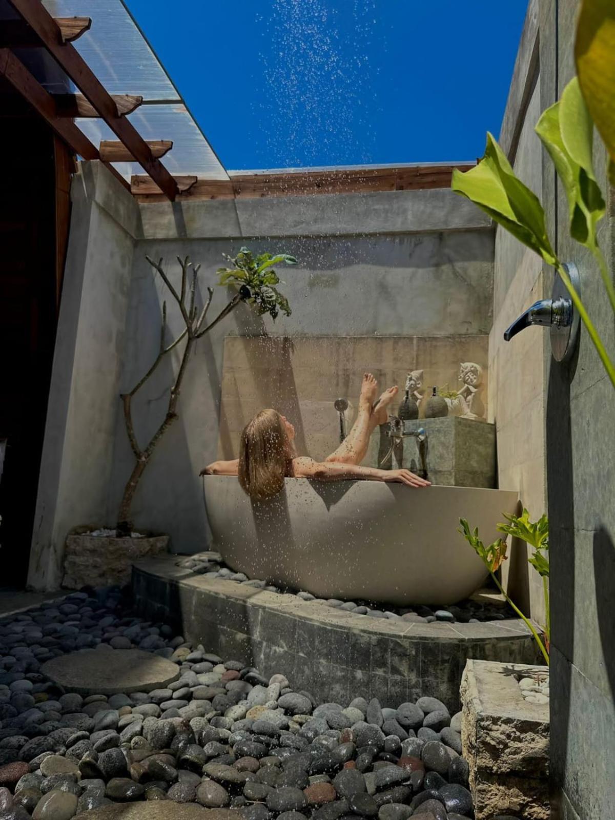 Innora Jungle Resort And Spa Batununggul Exterior foto