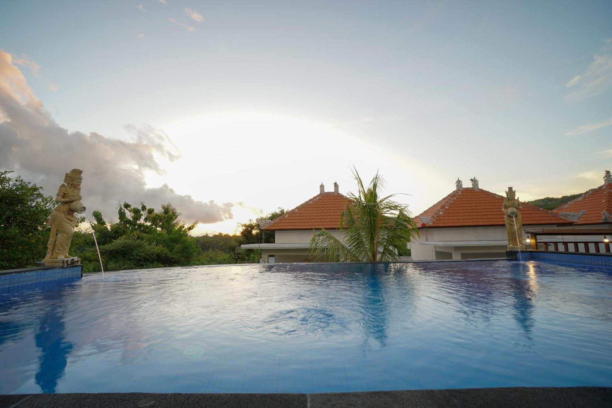 Innora Jungle Resort And Spa Batununggul Exterior foto