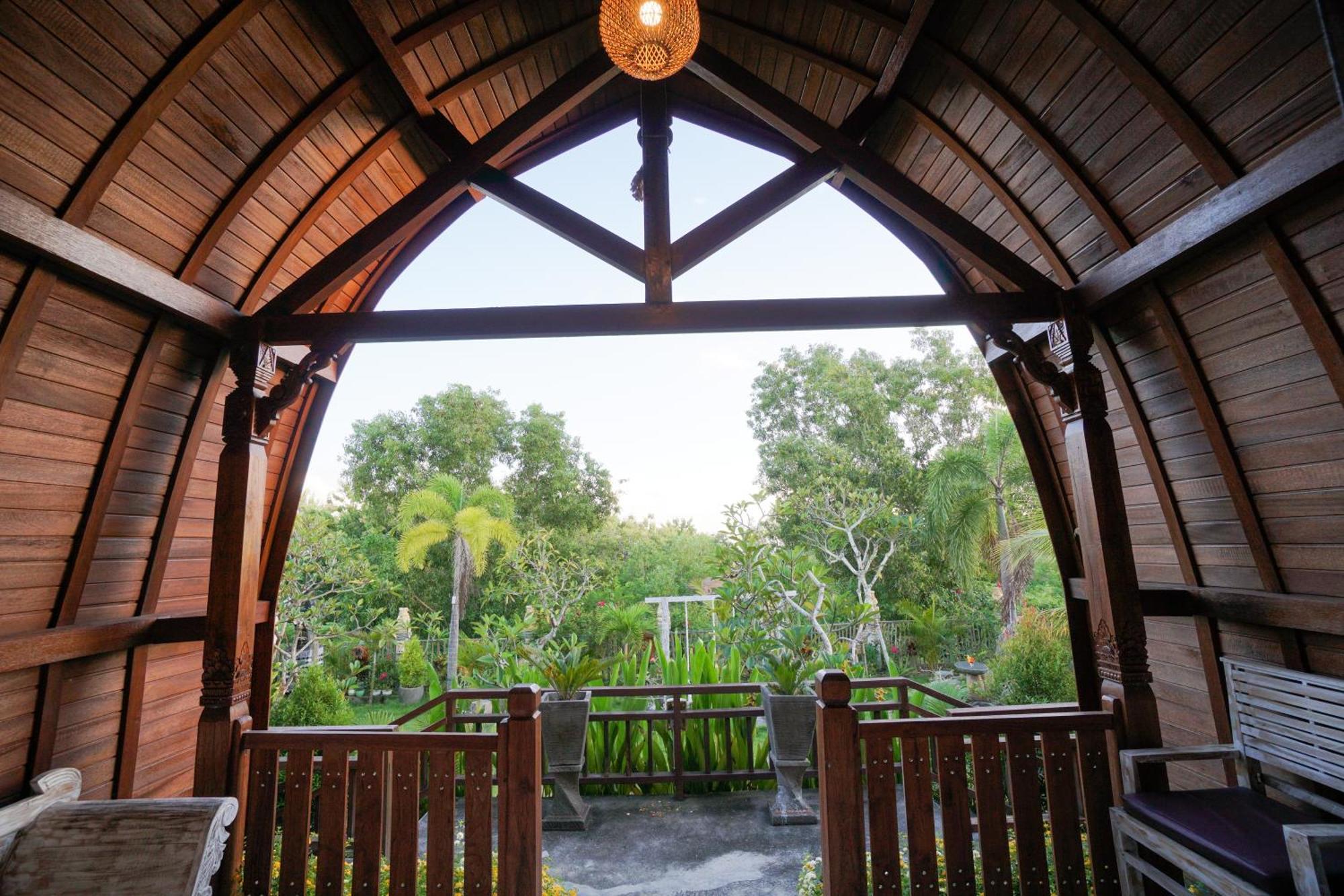 Innora Jungle Resort And Spa Batununggul Exterior foto